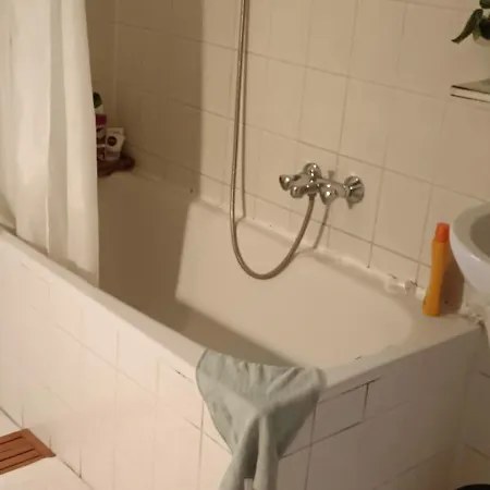 Sharing Bedroom With Host Near Alexanderplatz Βερολίνο