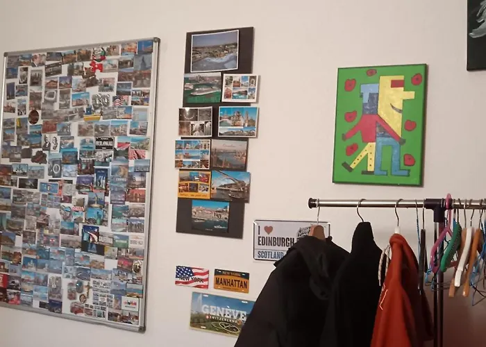 Sharing Bedroom With Host Near Alexanderplatz Hostel *