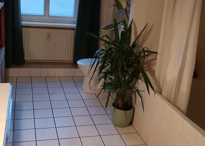 Sharing Bedroom With Host Near Alexanderplatz Berlin