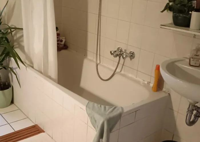 Sharing Bedroom With Host Near Alexanderplatz Berlin