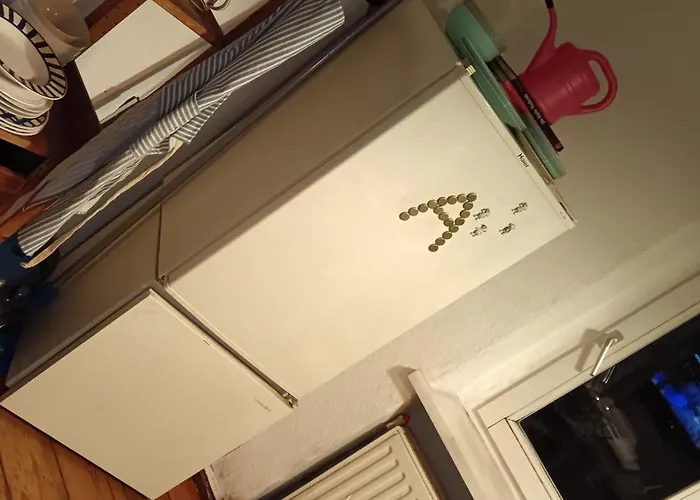 Hostel Sharing Bedroom With Host Near Alexanderplatz