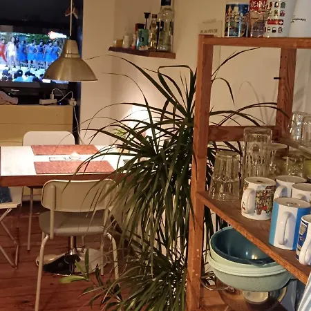 Sharing Bedroom With Host Near Alexanderplatz ベルリン