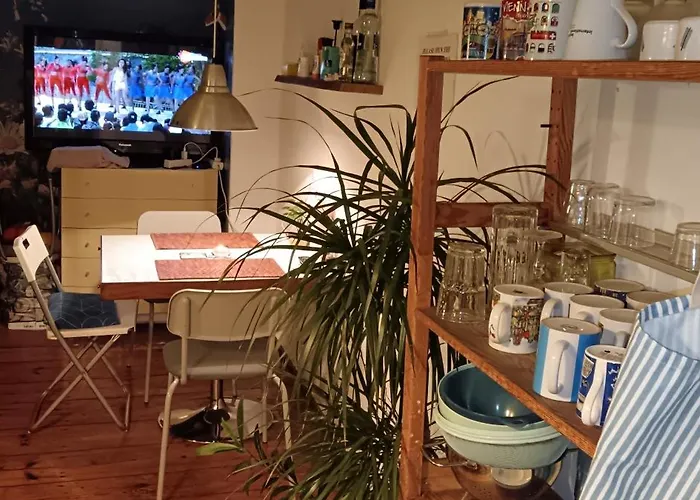 Sharing Bedroom With Host Near Alexanderplatz Berlín